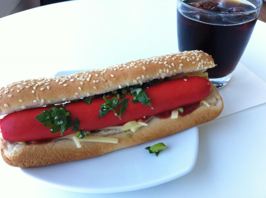 a hot dog on a plate