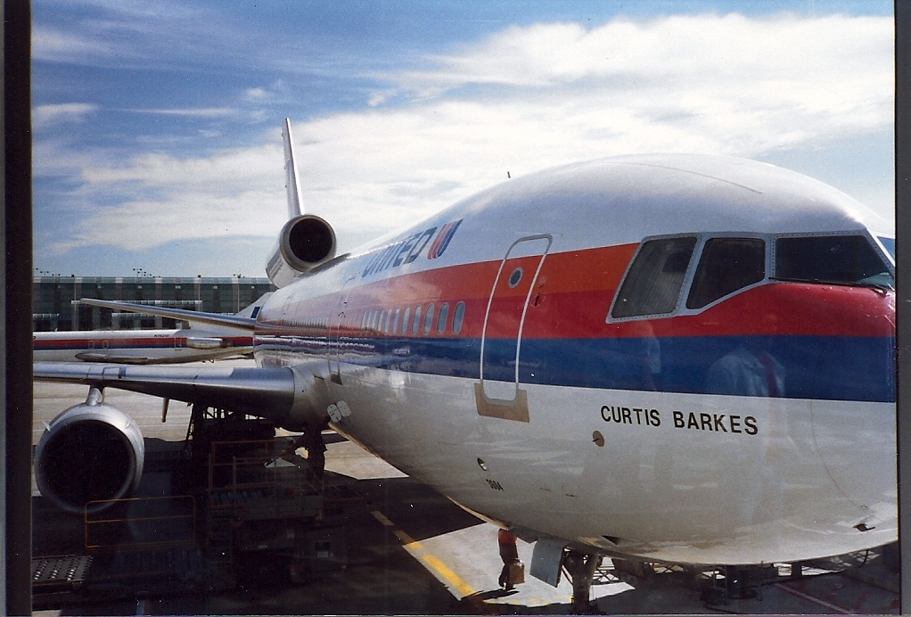 United DC-10 at O'Hare in 1988