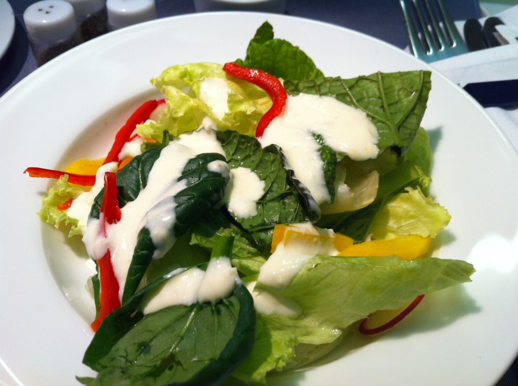 Salad with lemon aioli dressing
